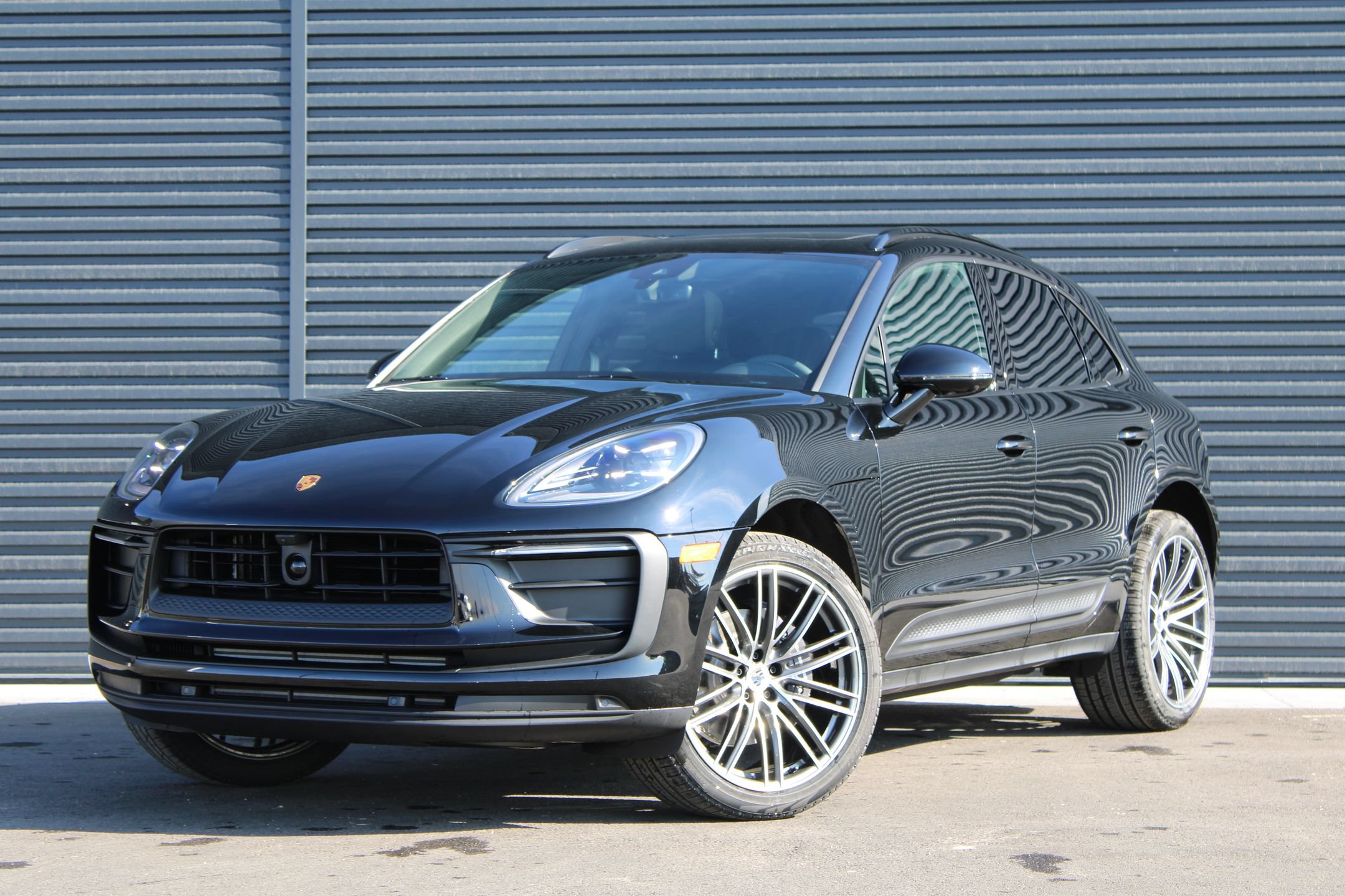 New 2026 Porsche Macan AWD/4WD image 1