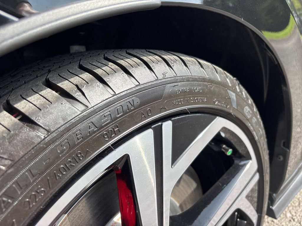 Certified 2025 Volkswagen GTI Autobahn FWD image 8