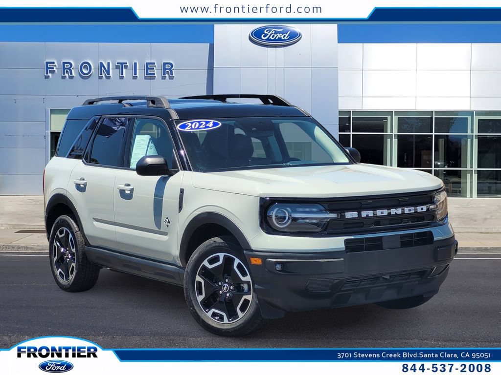 Used 2024 Ford Bronco Sport Outer Banks w/ Tech Package AWD/4WD image 1