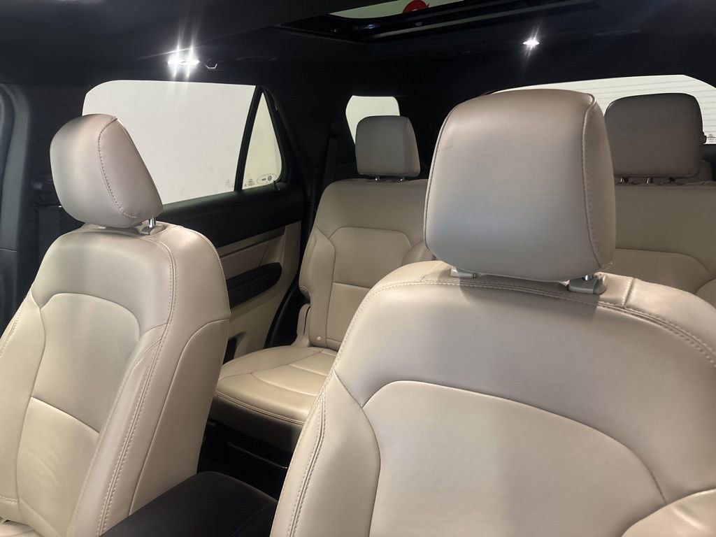 Used 2019 Ford Explorer XLT w/ Equipment Group 202A image 16
