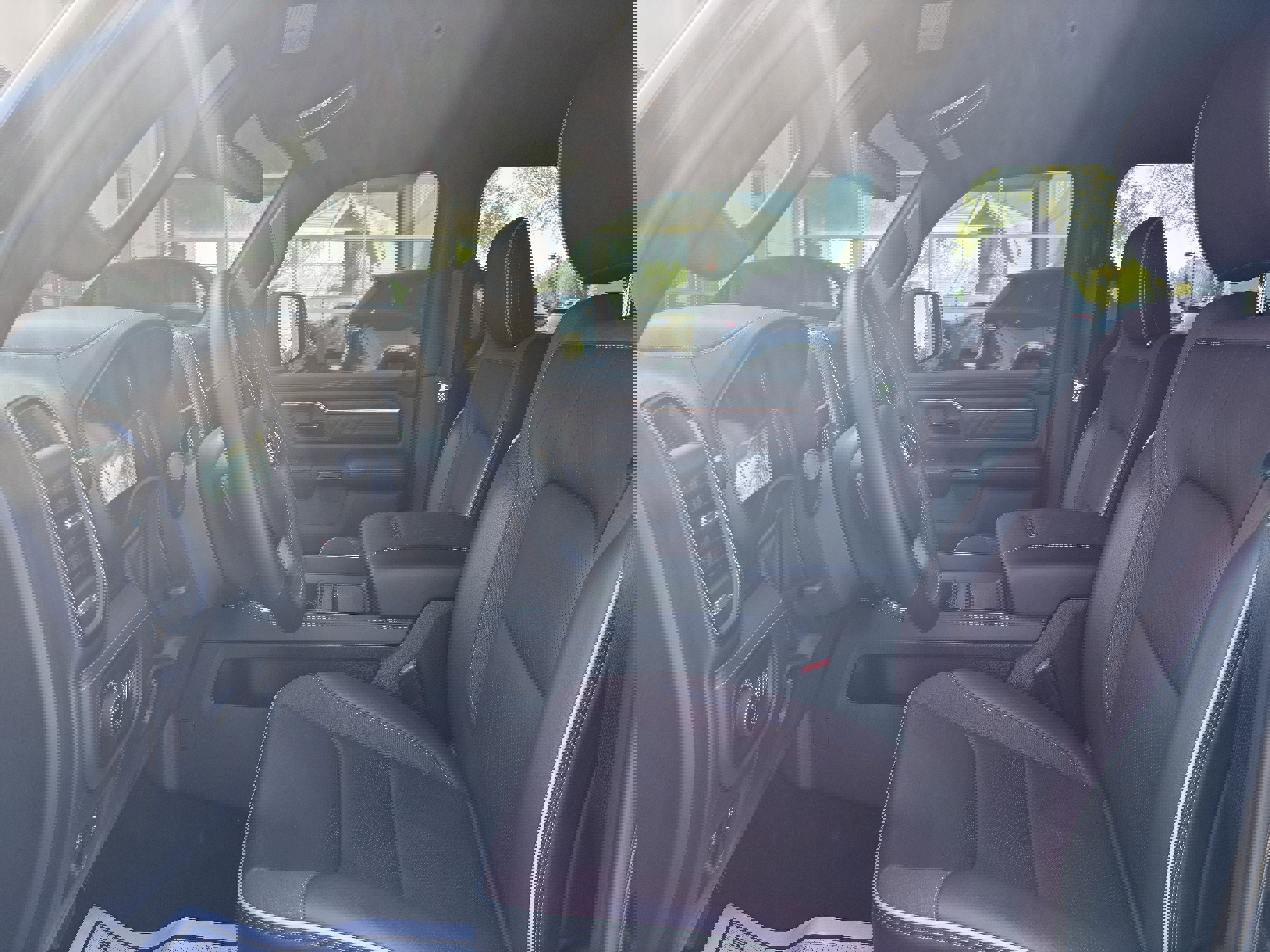 Used 2025 RAM 1500 Limited AWD/4WD image 17