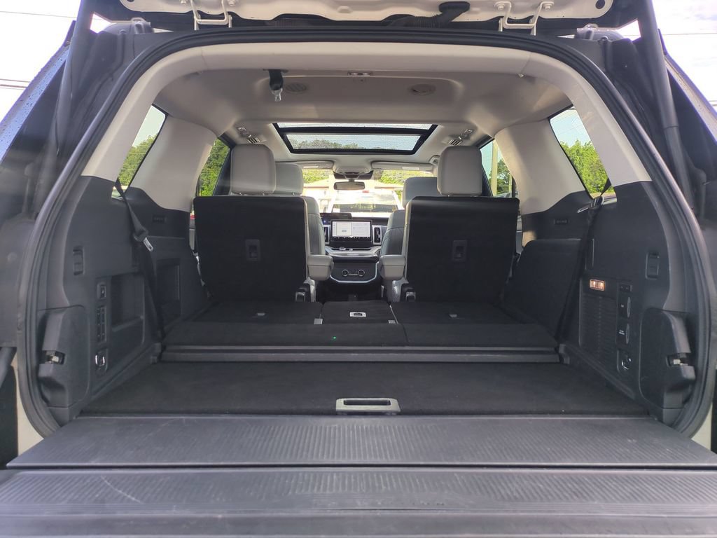 Certified 2025 Ford Expedition Active AWD/4WD image 7
