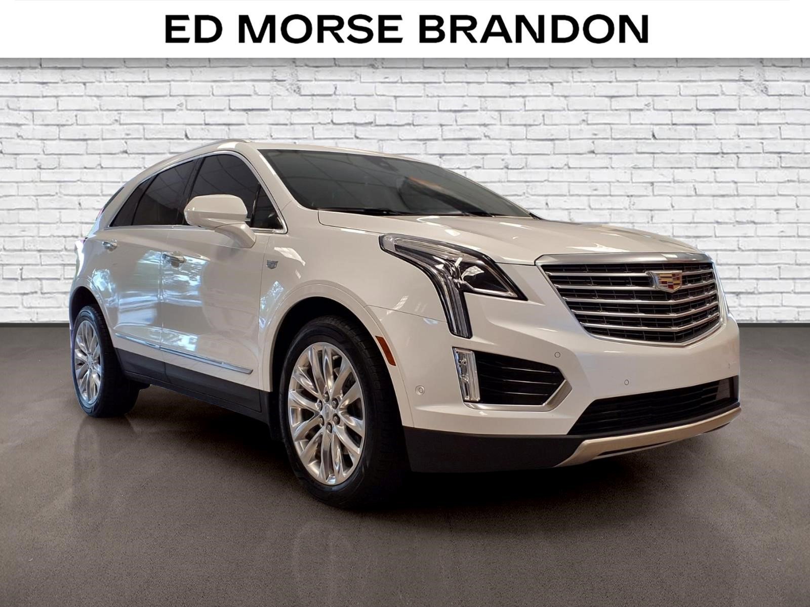 Used 2018 Cadillac XT5 Platinum w/ Driver Assist Package AWD/4WD image 6