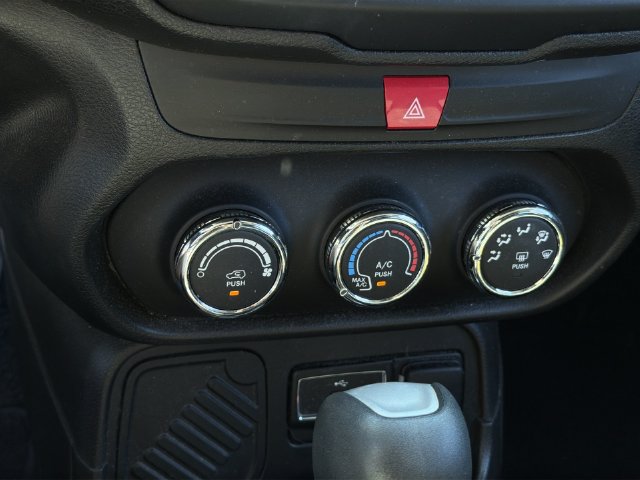 Used 2017 Jeep Renegade Sport w/ Power & Air Group FWD image 12