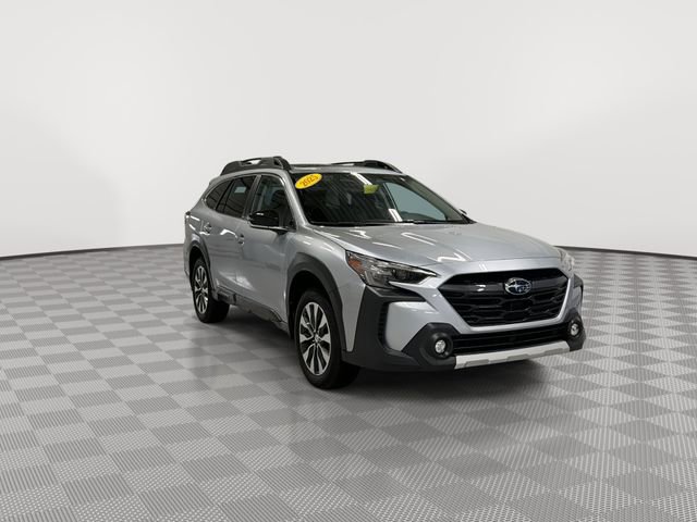 Used 2025 Subaru Outback Limited w/ Popular Package #2 AWD/4WD image 2