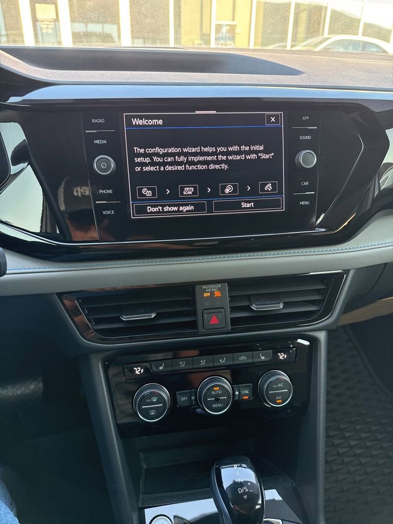 Used 2024 Volkswagen Taos SE image 13