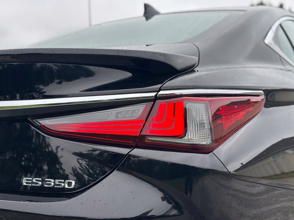 Used 2024 Lexus ES 350 w/ Accessory Package (Z1) FWD image 11