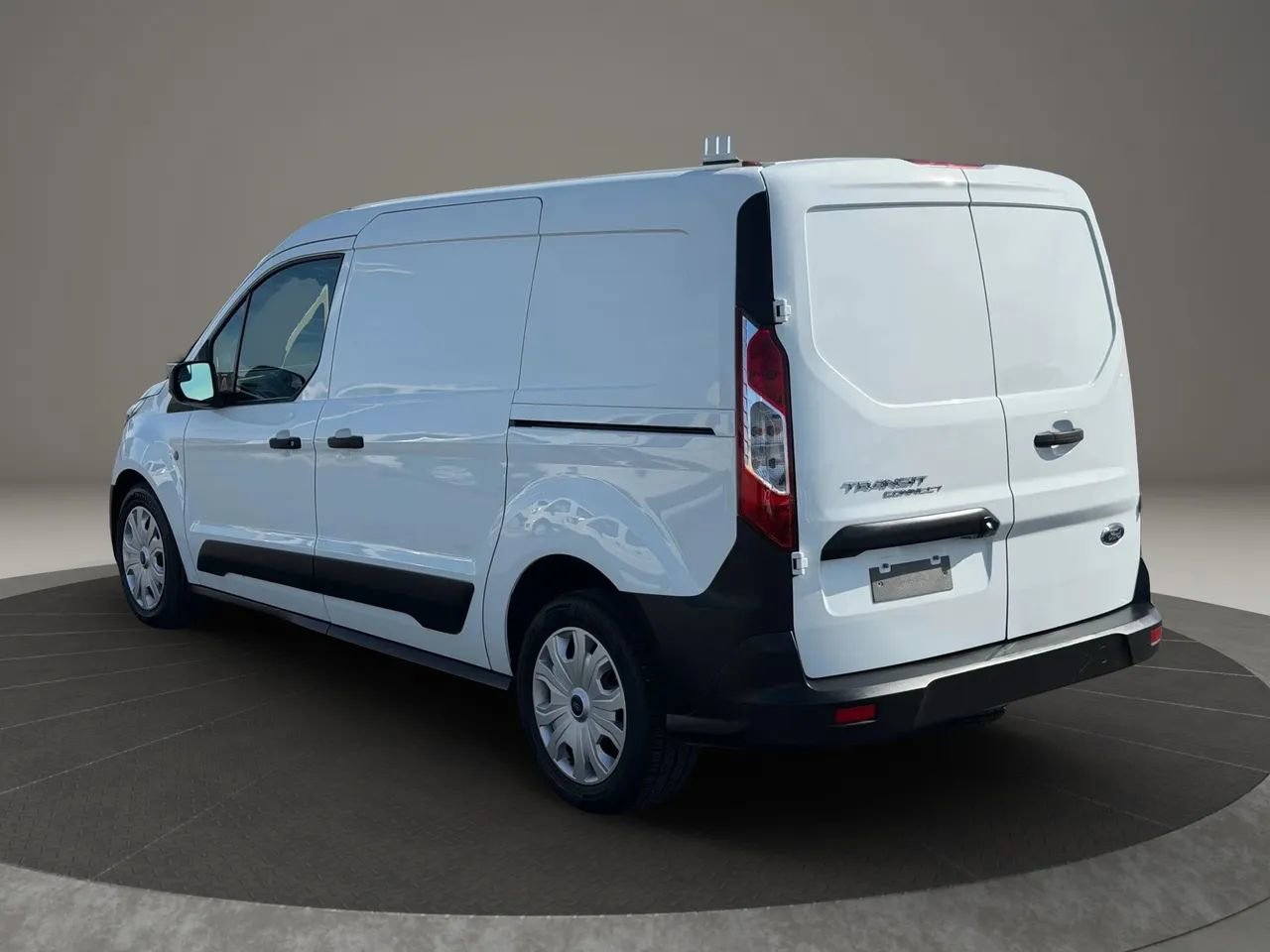 Used 2022 Ford Transit Connect XL image 3