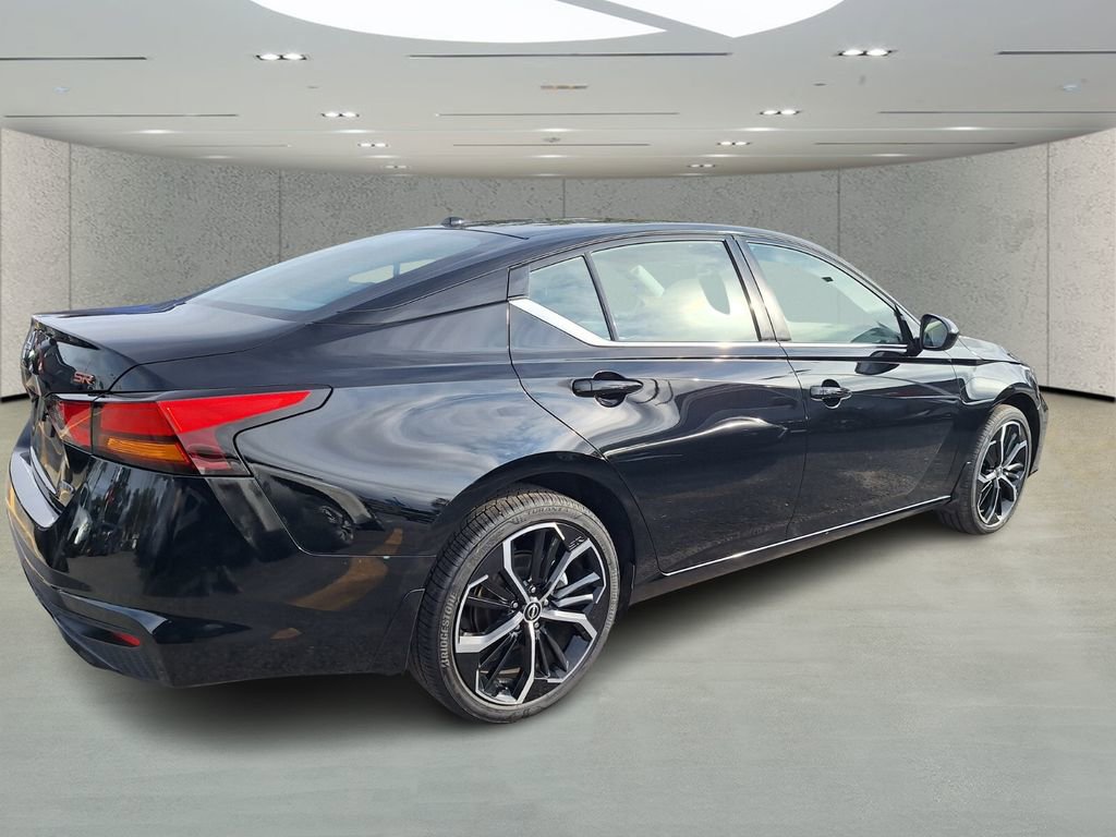 Certified 2024 Nissan Altima 2.5 SR w/ SR Premium Package image 4