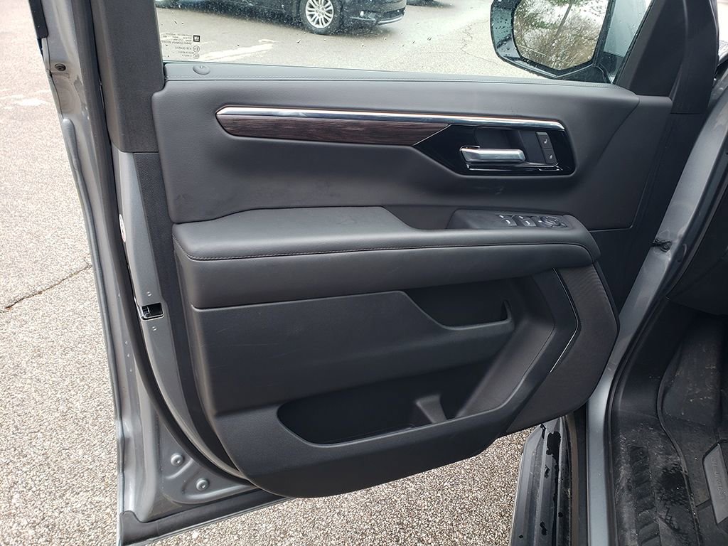 Used 2025 Chevrolet Tahoe LS image 10