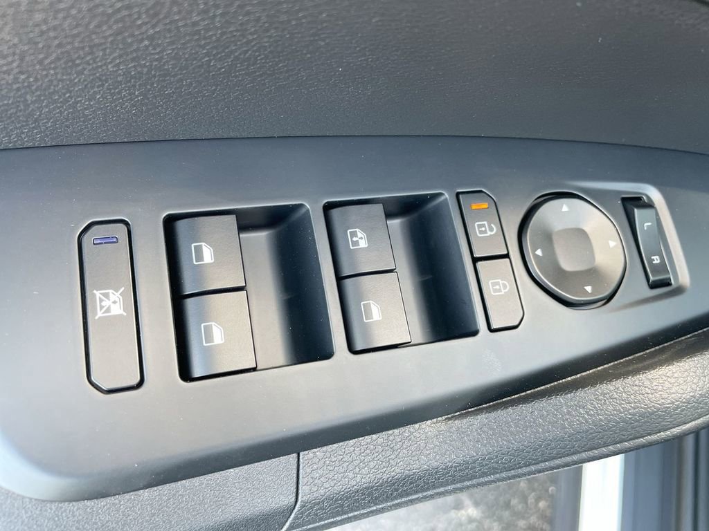 New 2026 Kia Sportage S image 38