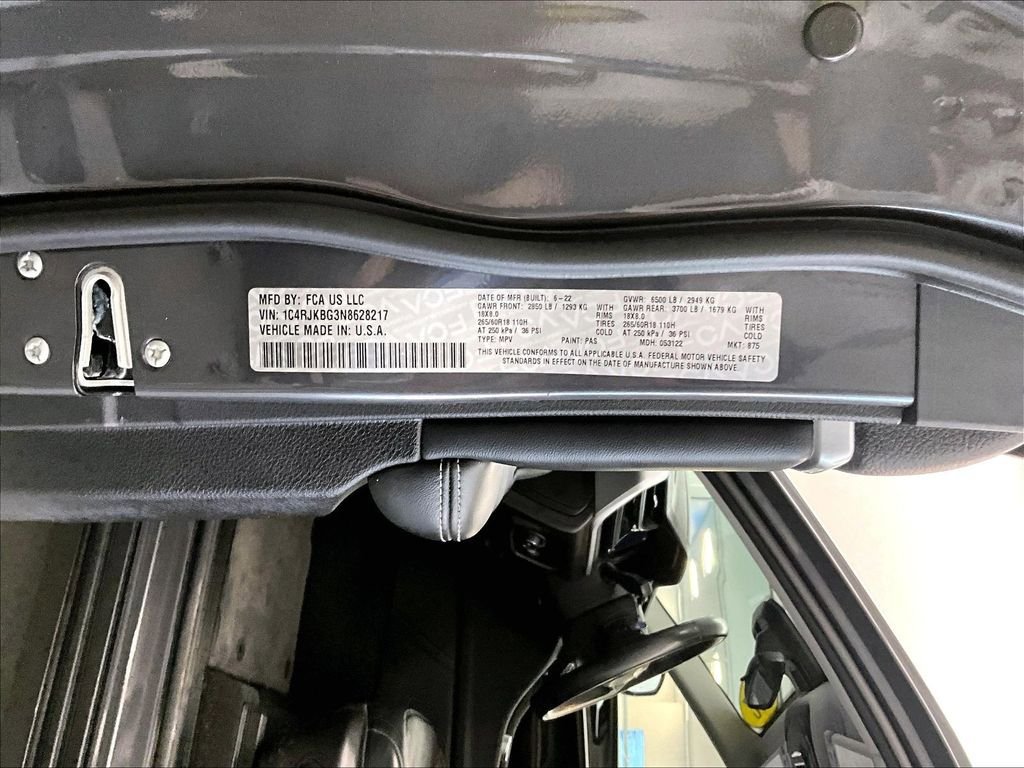 Used 2022 Jeep Grand Cherokee L Limited AWD/4WD image 35