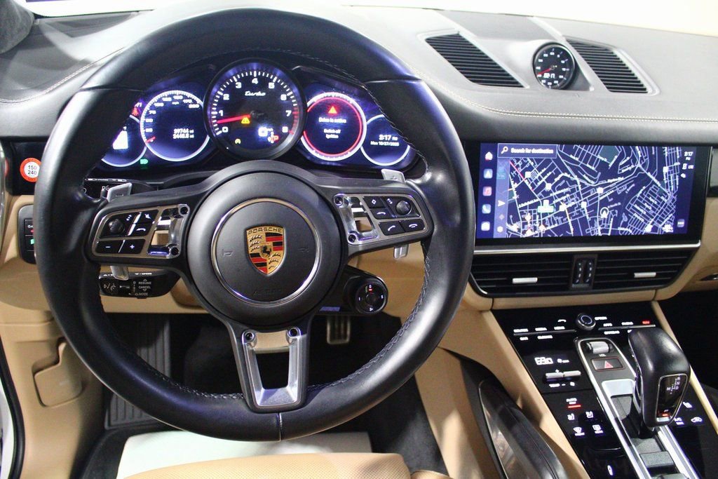 Used 2022 Porsche Cayenne Turbo image 6