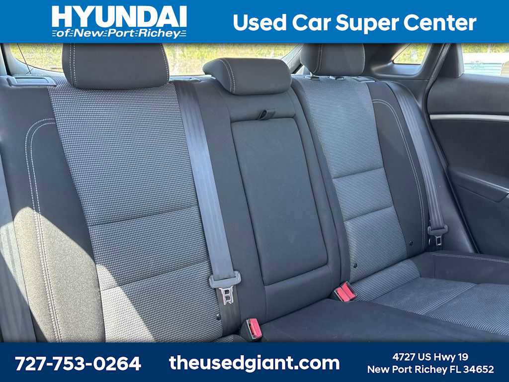 Used 2016 Hyundai Elantra GT FWD image 8