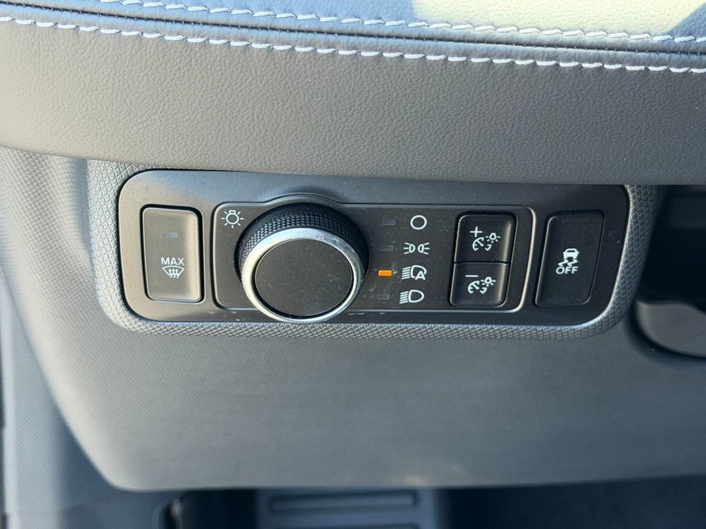 Used 2025 Ford Mustang Mach-E Premium AWD/4WD image 37