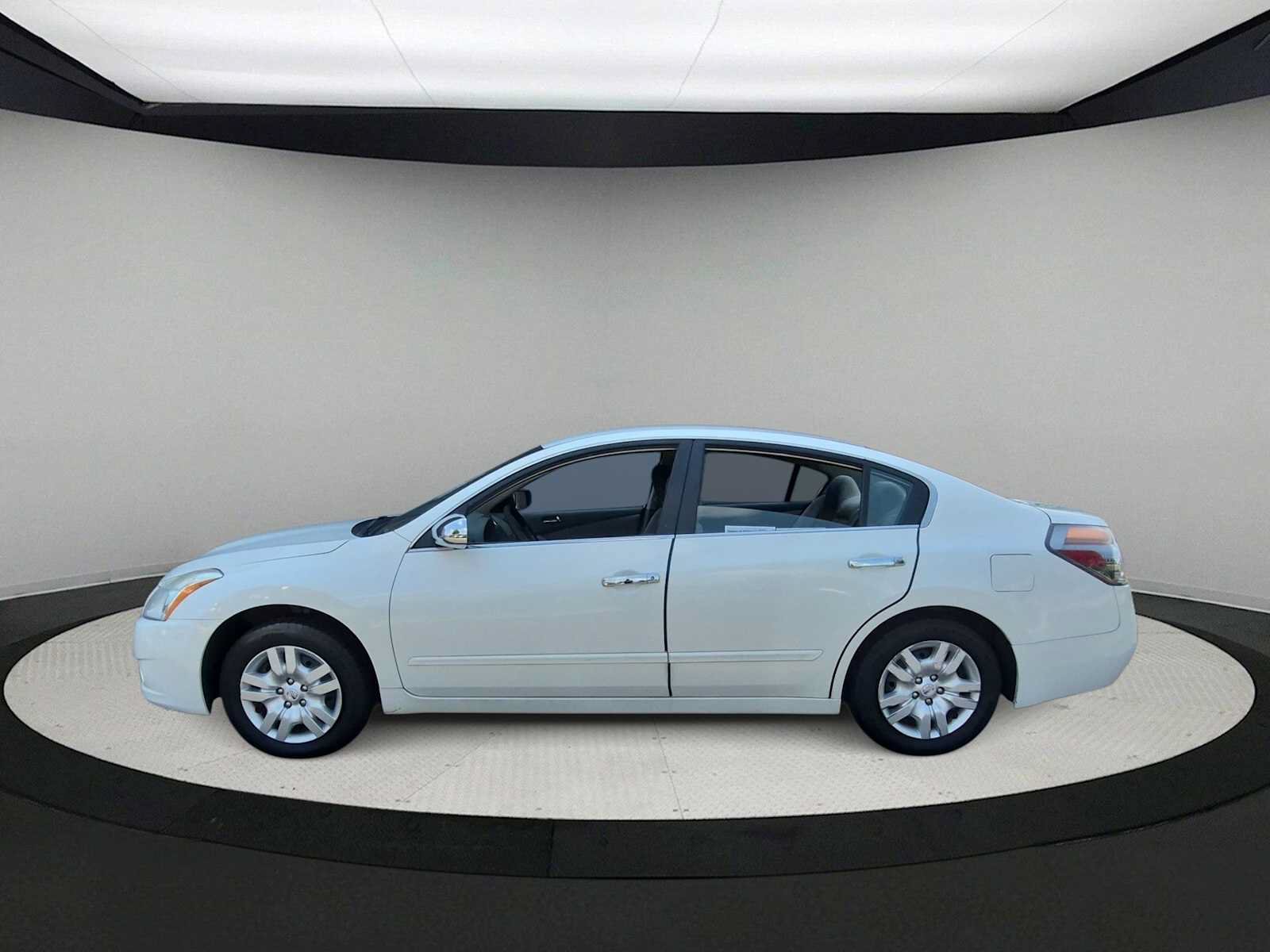 Used 2012 Nissan Altima 2.5 FWD image 5