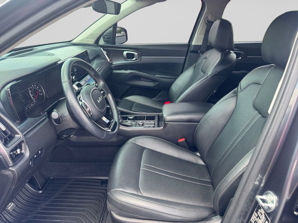 Used 2023 Kia Sorento S w/ Panoramic Sunroof Package image 10