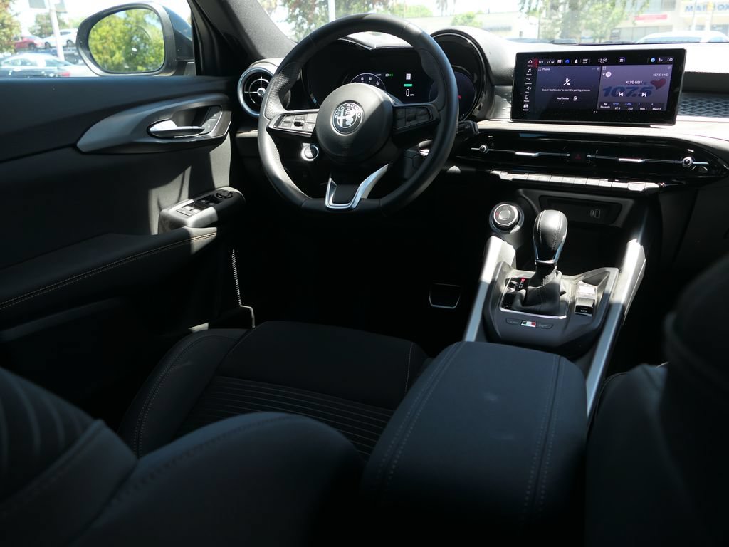 Used 2025 Alfa Romeo Tonale AWD/4WD image 22