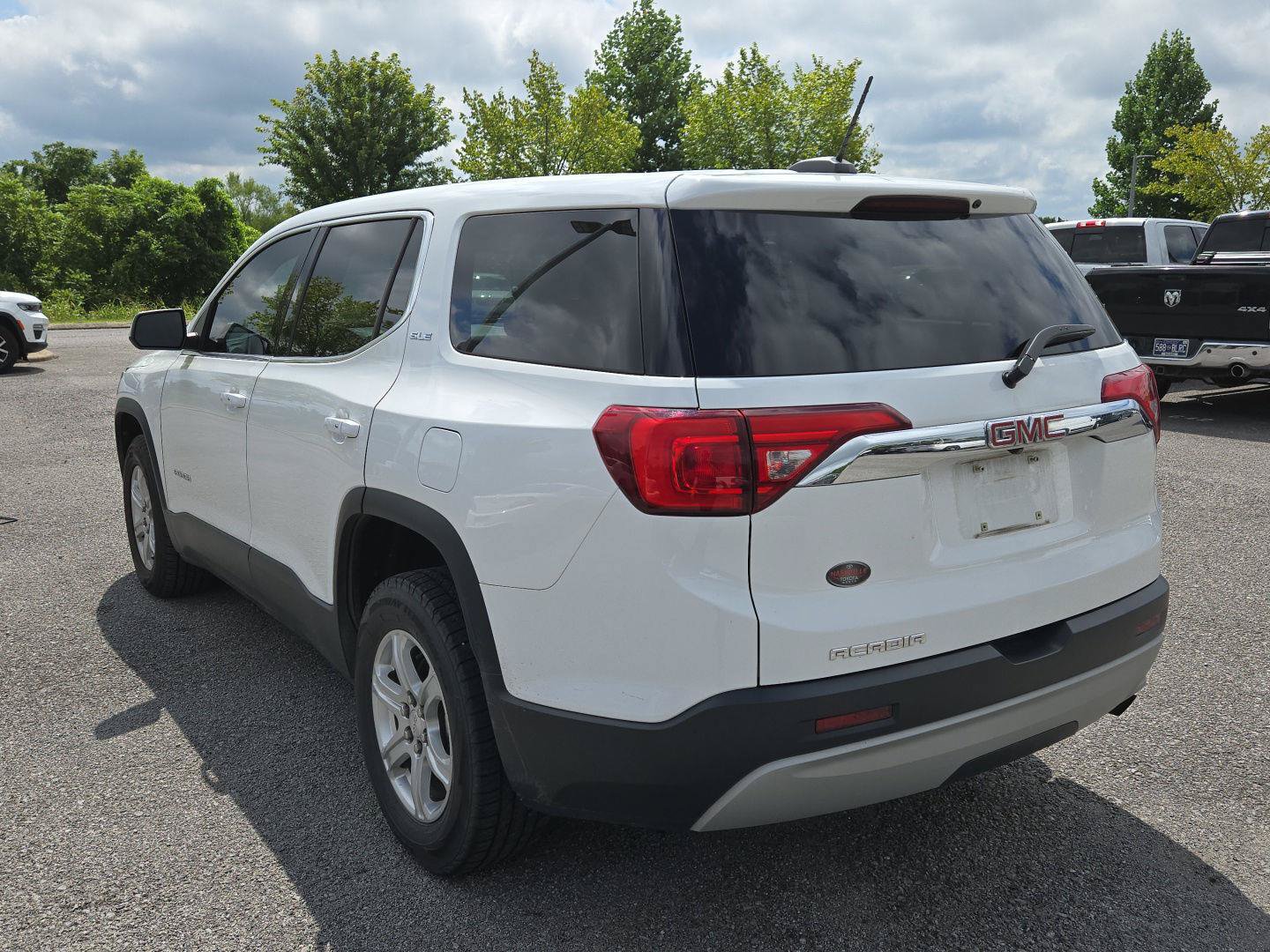 Used 2019 GMC Acadia SLE FWD image 5