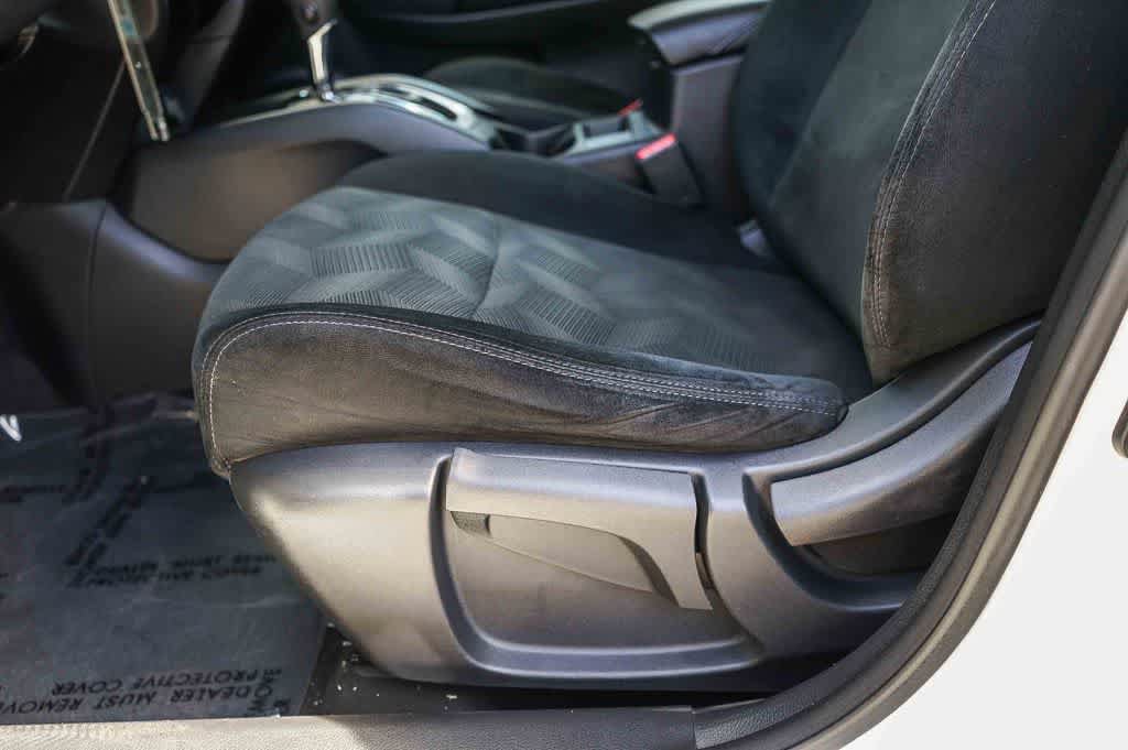 Used 2016 Nissan Rogue S FWD image 20