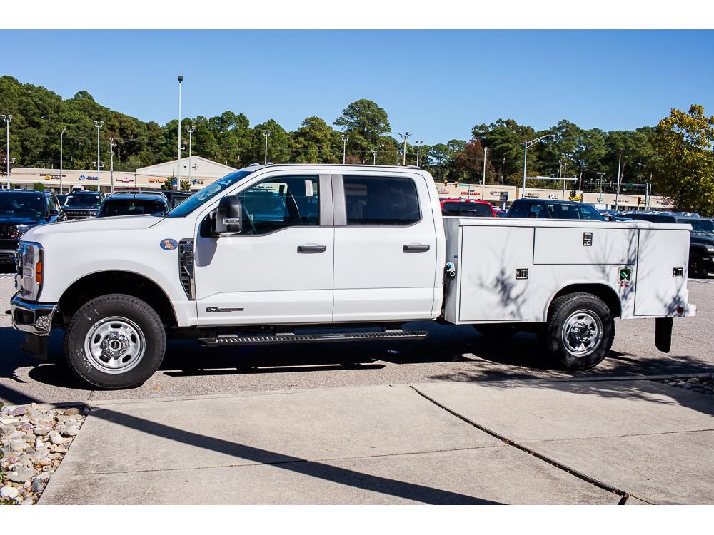 New 2026 Ford F350 XL w/ XL Chrome Package AWD/4WD image 3