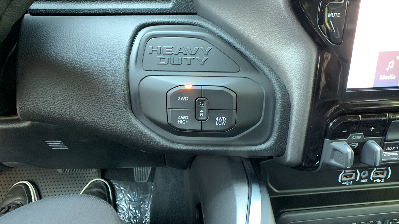 New 2026 RAM 2500 Laramie w/ Night Edition AWD/4WD image 19