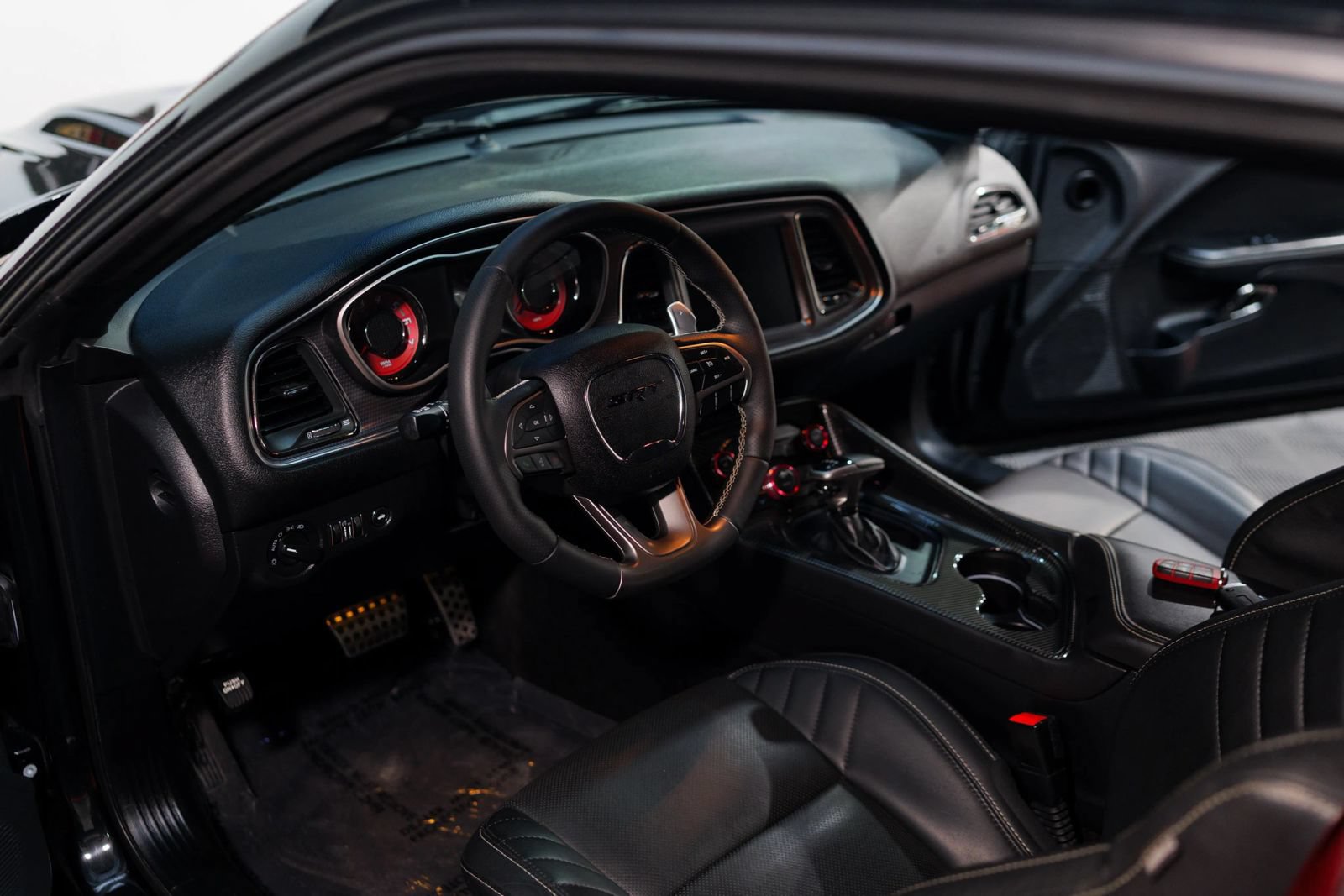 Used 2016 Dodge Challenger SRT Hellcat RWD image 26