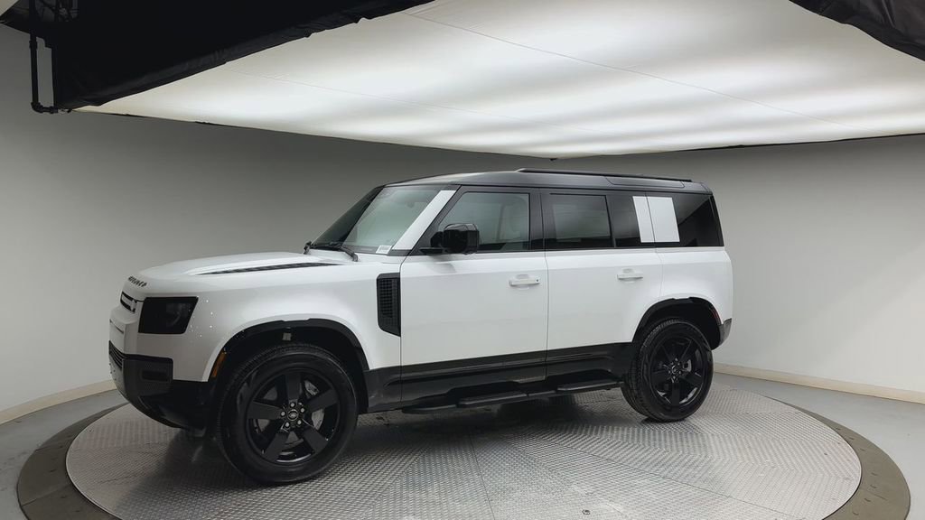 Certified 2025 Land Rover Defender 110 X-Dynamic SE image 6