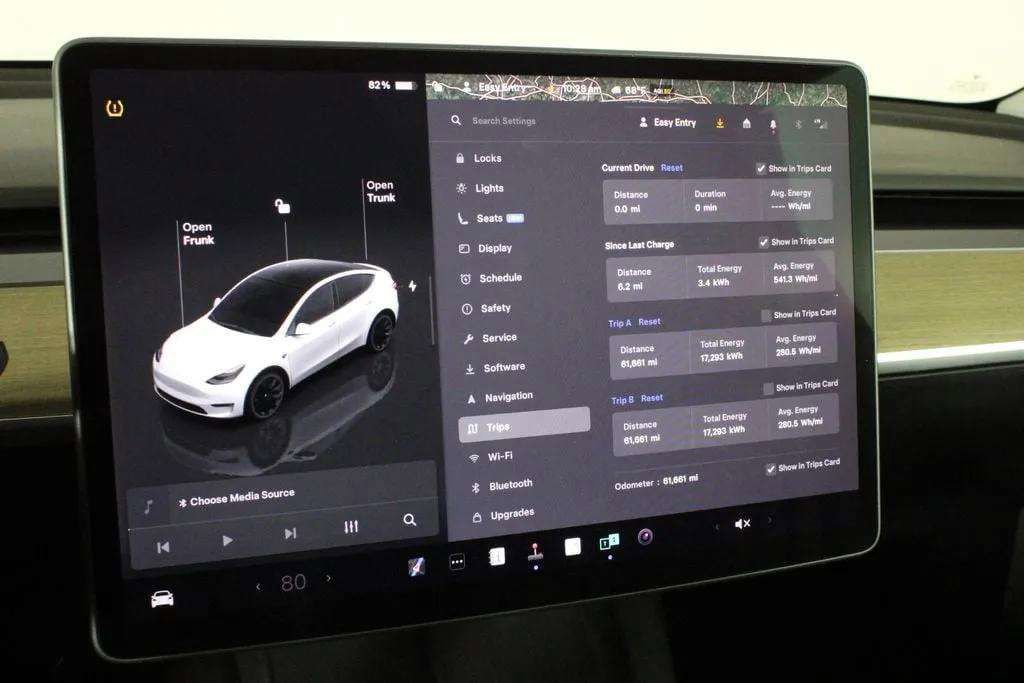 Used 2022 Tesla Model Y Long Range image 24