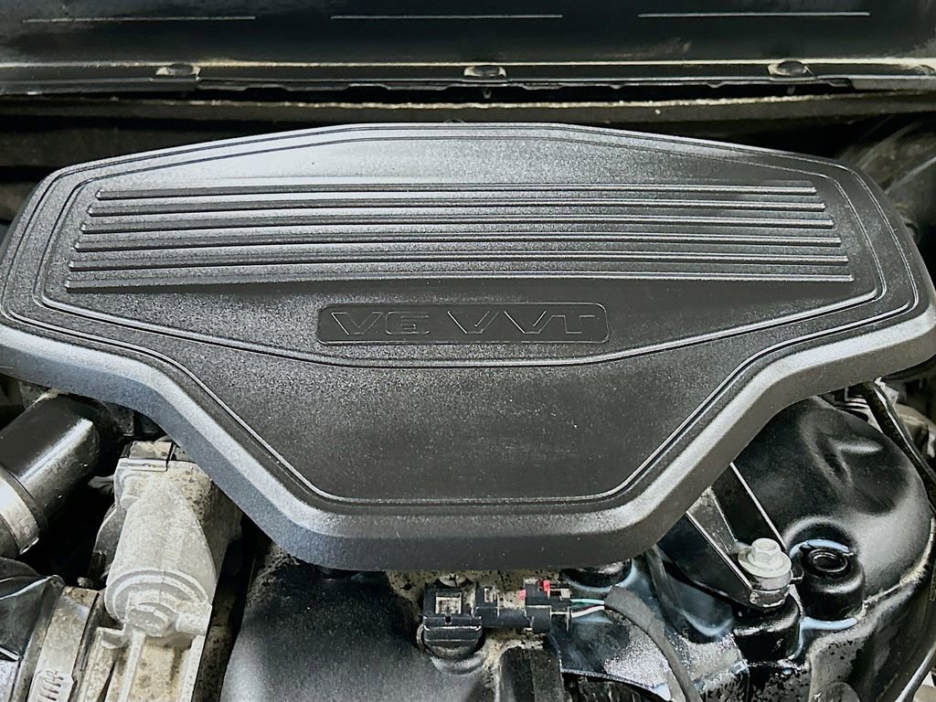 Used 2021 GMC Acadia SLT w/ Elevation Edition image 32