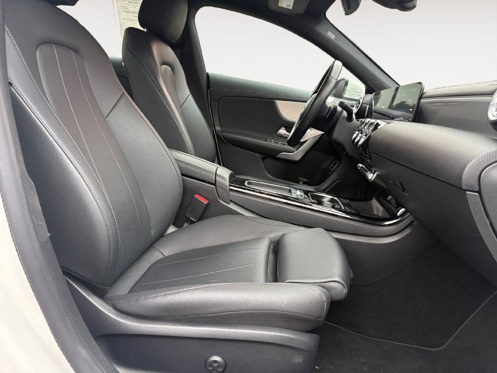 Used 2025 Mercedes-Benz CLA 250 image 15
