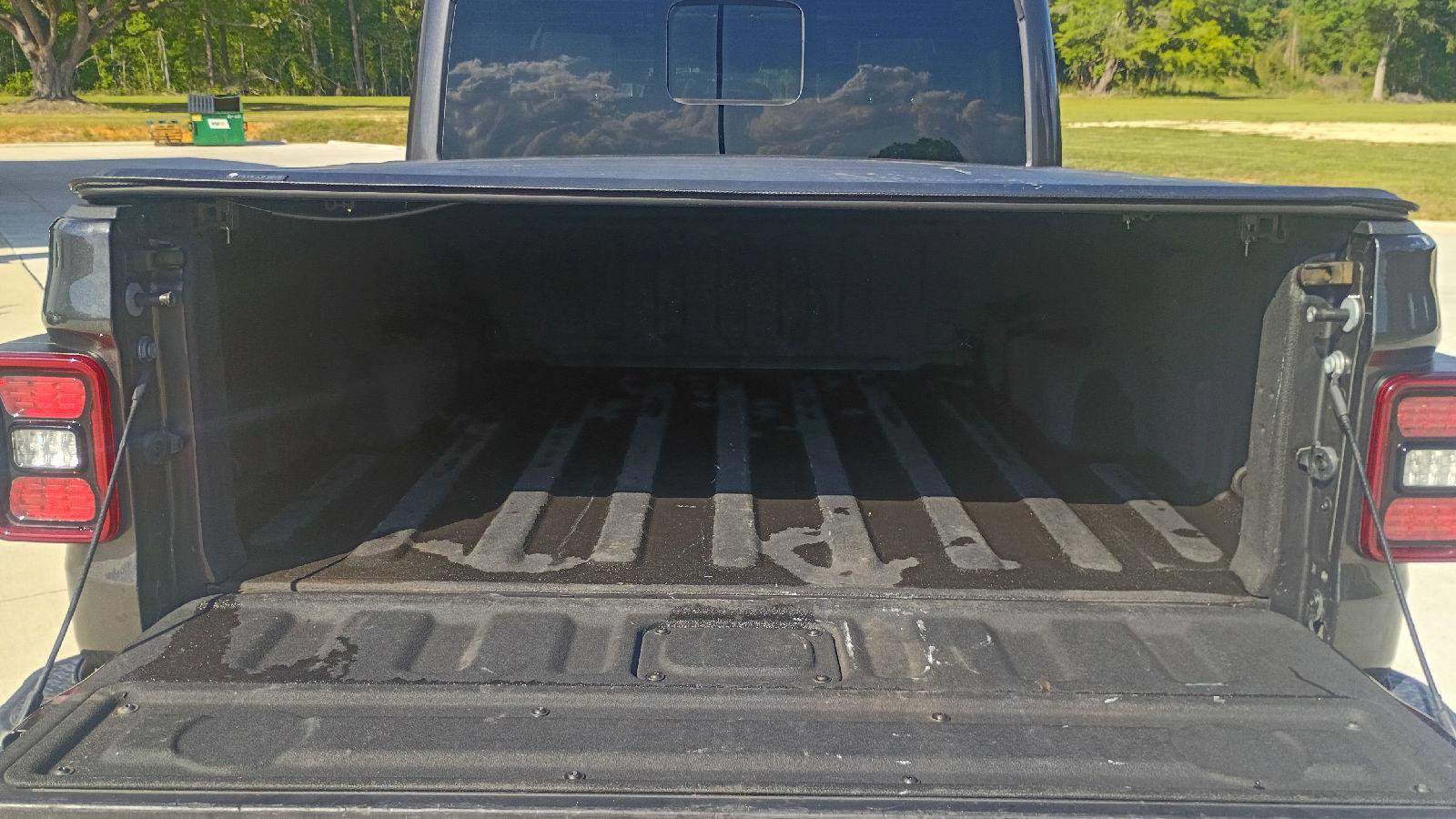 Used 2023 Jeep Gladiator Overland w/ Popular Equipment Package image 16