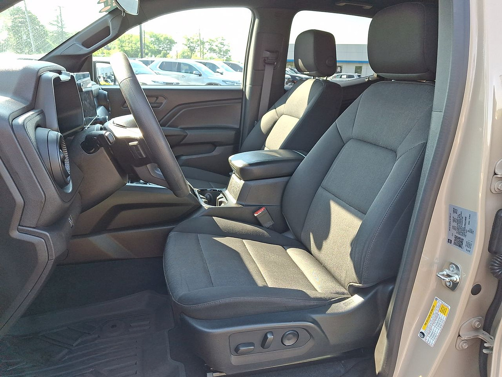 Certified 2024 Chevrolet Colorado Trail Boss w/ Advanced Trailering Package AWD/4WD image 11