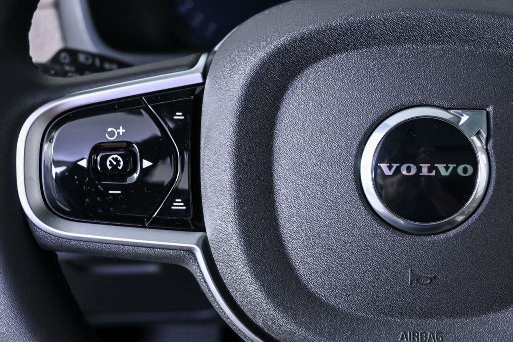 New 2026 Volvo XC90 B6 Plus w/ Protection Package Premier AWD/4WD image 10