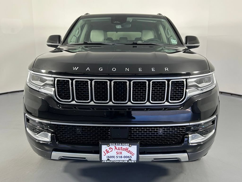 Used 2022 Jeep Wagoneer Series III AWD/4WD image 2