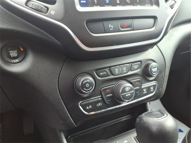 Used 2019 Jeep Cherokee Trailhawk w/ Comfort/Convenience Group image 20