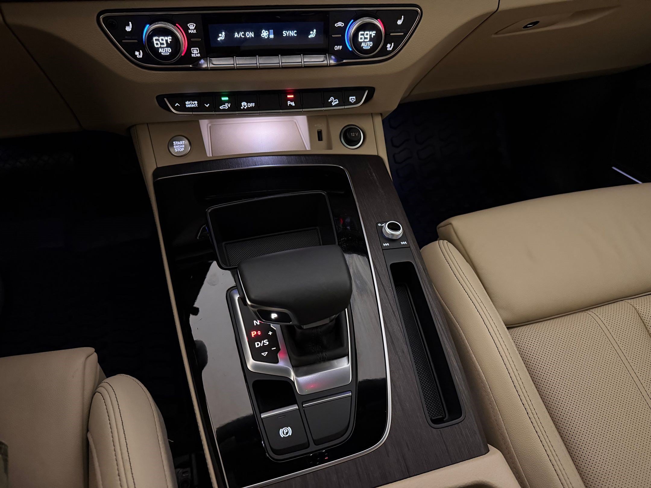 Certified 2024 Audi Q5 e Premium Plus AWD/4WD image 17