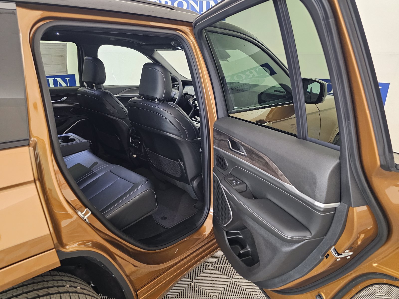 New 2026 Jeep Grand Cherokee Limited AWD/4WD image 25