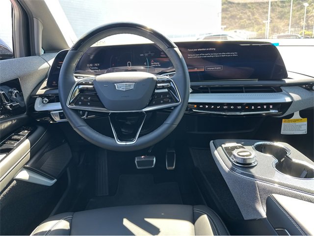 New 2025 Cadillac Optiq Luxury 1 image 8