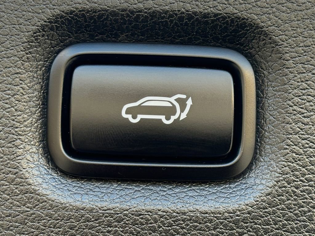 Certified 2021 Hyundai Santa Fe Limited w/ Cargo Package image 9