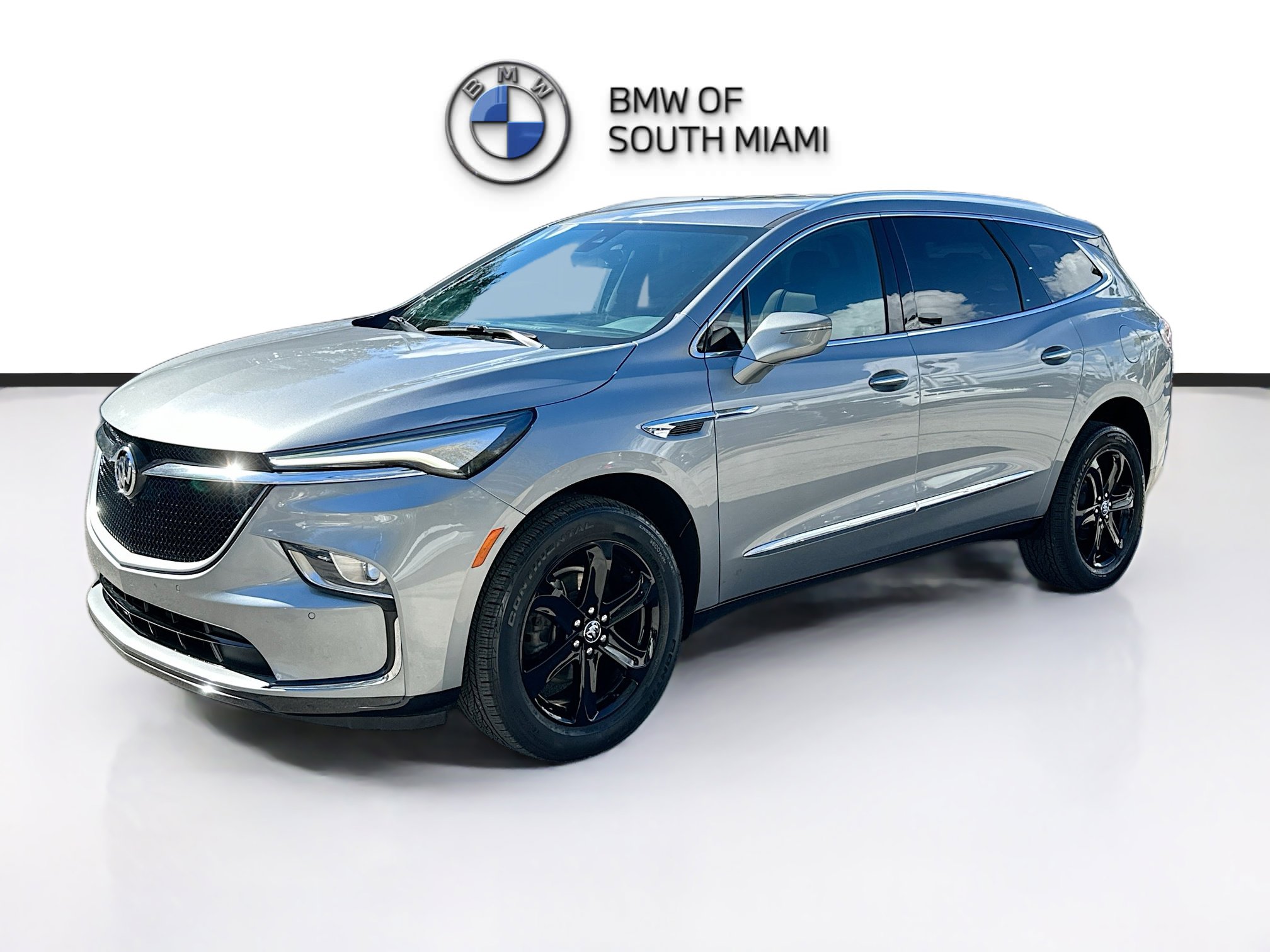 Used 2024 Buick Enclave Essence w/ Sport Touring Edition image 3