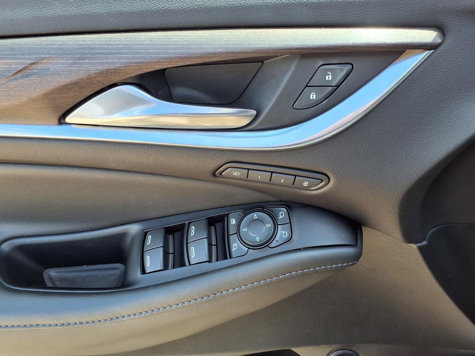 Used 2023 Buick Enclave Avenir w/ Avenir Technology Package AWD/4WD image 26