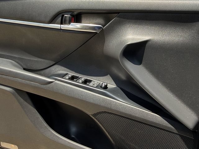 Used 2019 Toyota Camry SE FWD image 23