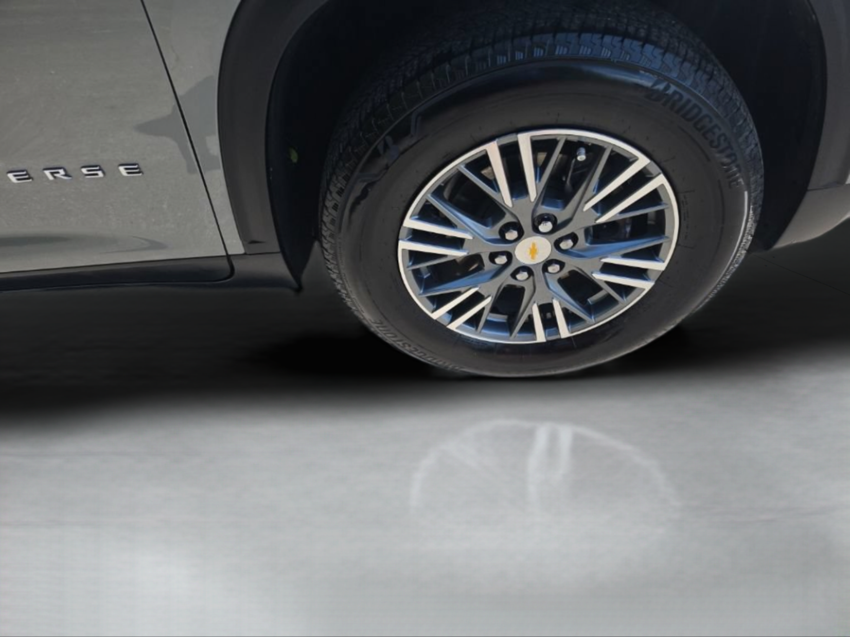 Used 2025 Chevrolet Traverse LT w/ LPO, Floor Liner Package FWD image 36
