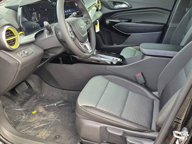New 2026 Chevrolet Trax LT w/ Driver Confidence Package FWD image 4
