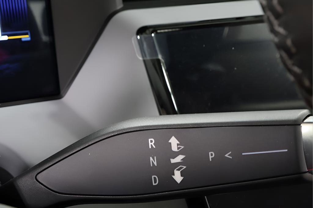 New 2027 Chevrolet Bolt RS w/ Technology Package FWD image 18