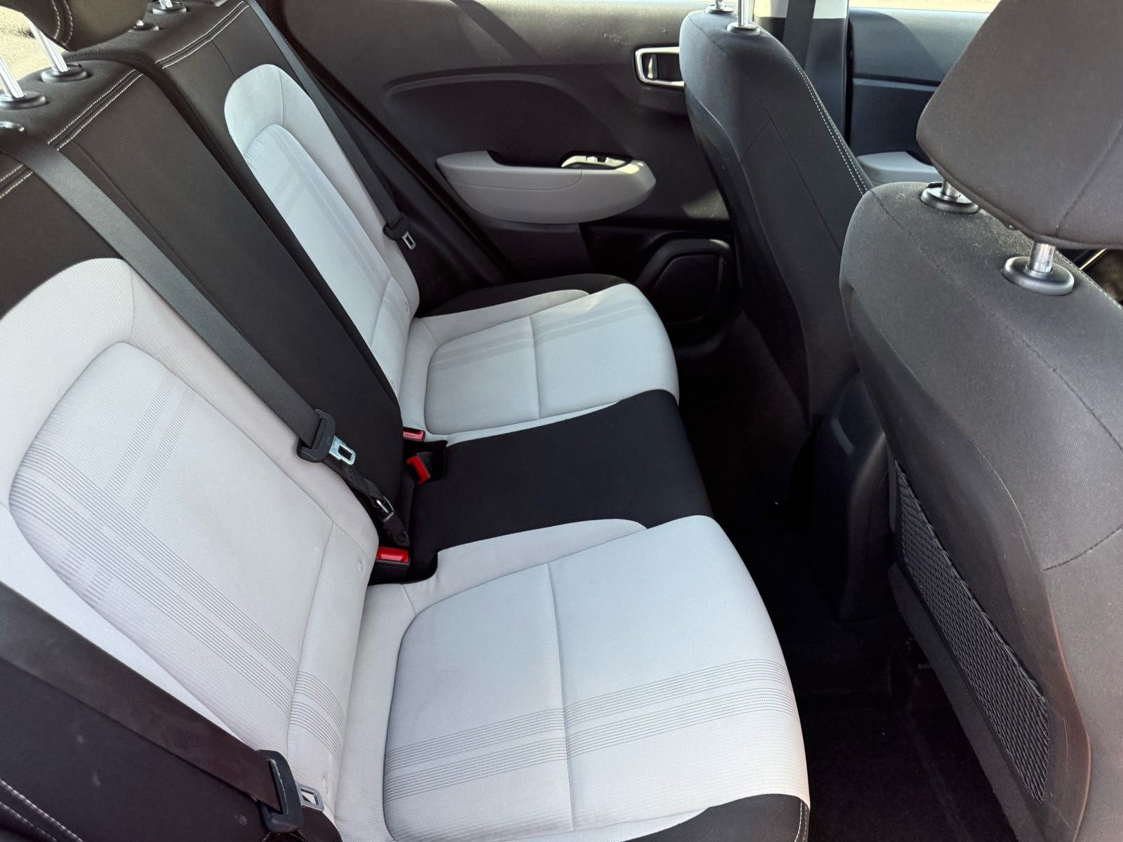 Used 2022 Hyundai Venue SEL image 30