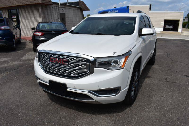 Used 2017 GMC Acadia Denali w/ Technology Package FWD image 10