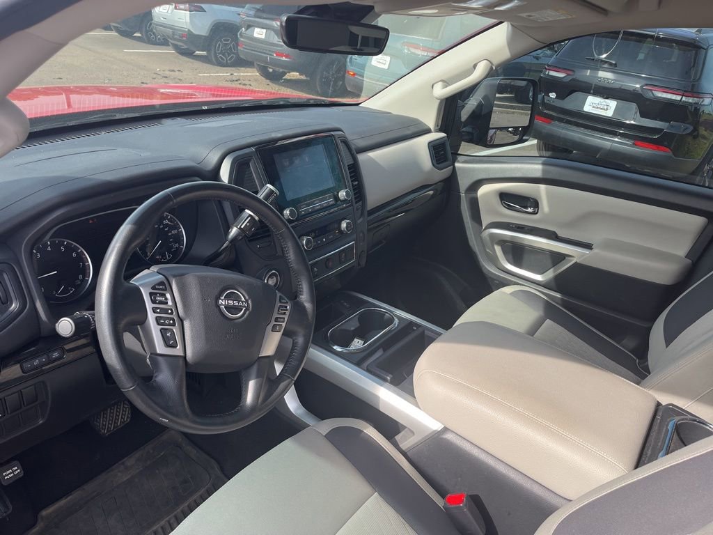 Used 2023 Nissan Titan SV w/ SV Convenience Package RWD image 11