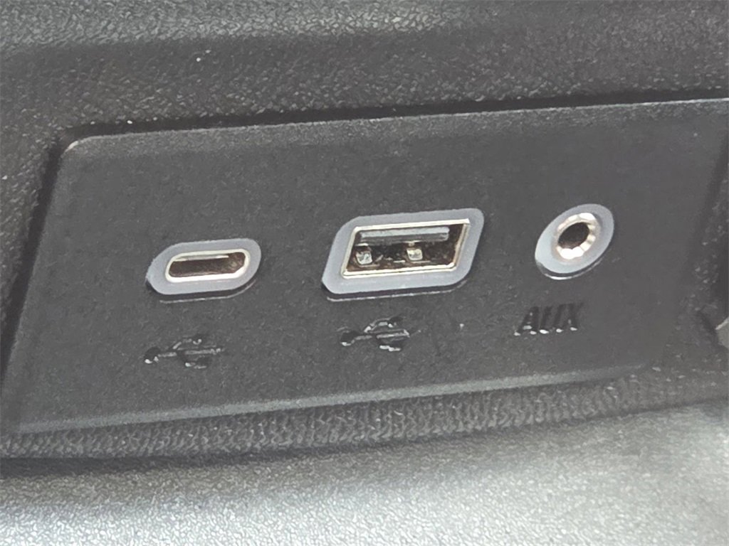 Used 2023 Chevrolet Malibu LT image 28